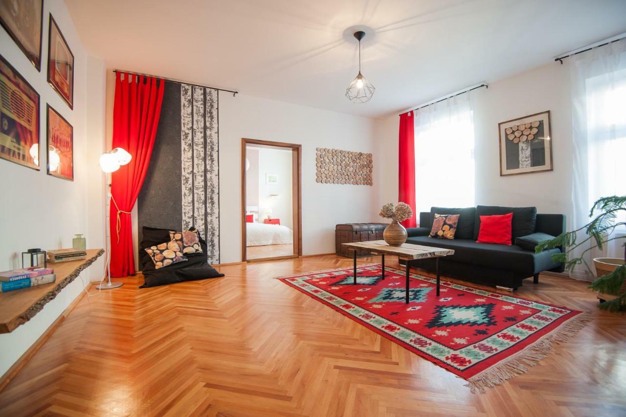 Spacious Stylish Apartment In Old Town Sibiu Exterior foto