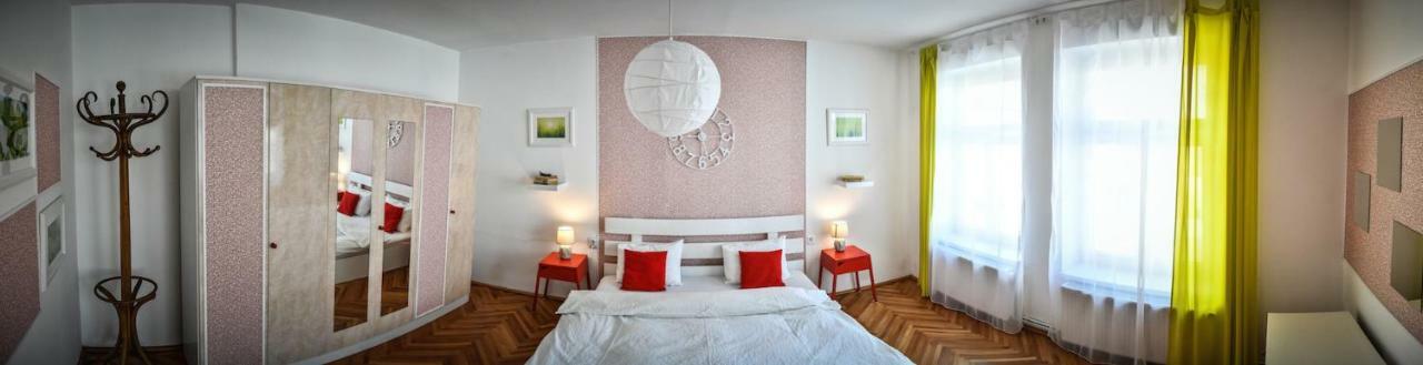 Spacious Stylish Apartment In Old Town Sibiu Exterior foto